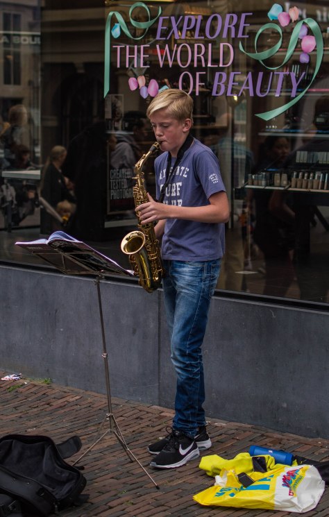 jongen met saxofoon (1 van 1)