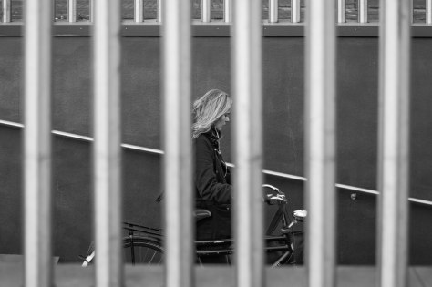 dame-met-fiets-1-van-1