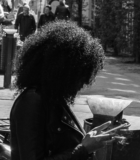 dame met kroeshaar (1 van 1)