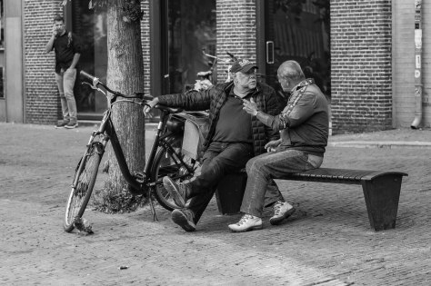 twee mannen in gesprek (1 van 1)