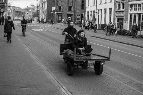 vrouw op bakfiets (1 van 1)